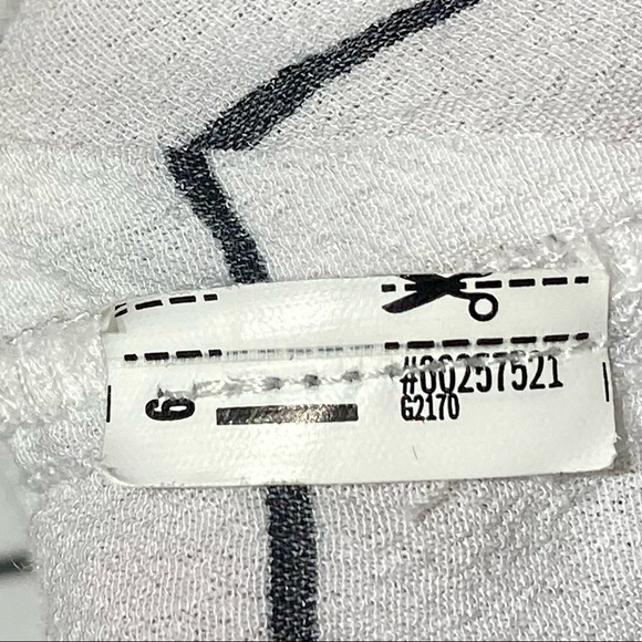 Forever 21 White and Black Crosshatch Button Down Short Sleeve Crop Top Large - Picture 6 of 9